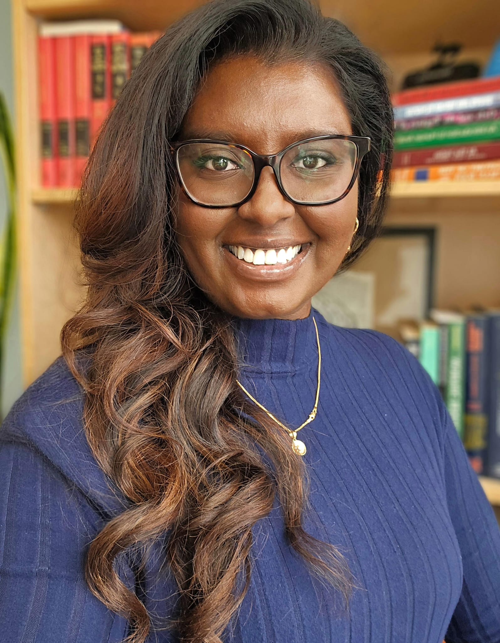 Photo of Nirosha J. Murugan