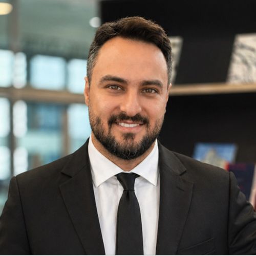 headshot of hesam ghasemi