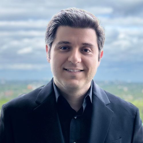 headshot of ali ahmadi