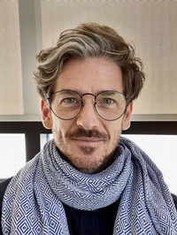 Photo of Dr. James Cairns
