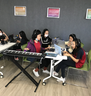 Students in BeatCrew group