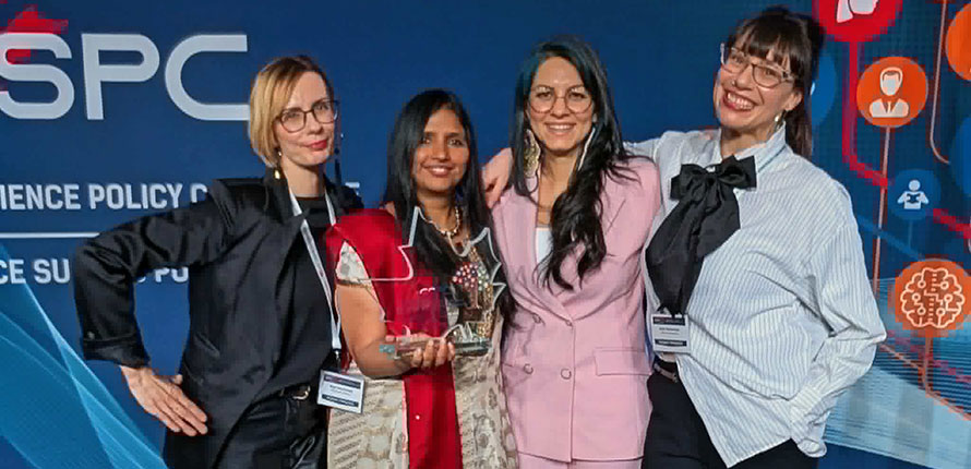 Skye Hennessey, Shohini Ghose, Homa Kheyrollah Pour, Eden Hennessey