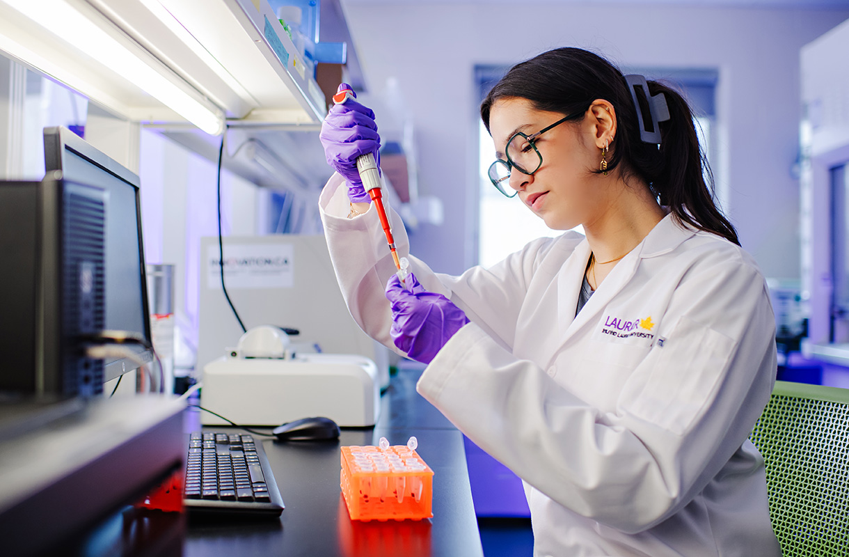 Natalie Nykamp in the lab