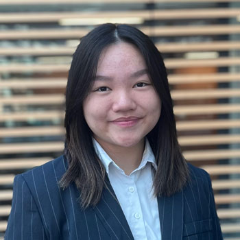 Maggie Hoang Headshot