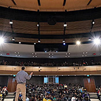 Laurier Economics Professor Ken Jackson keeps learning engaging in a large classroom setting